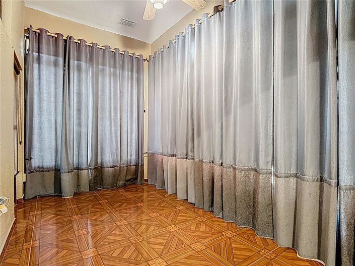 Image No.33-2 Bed Property for sale