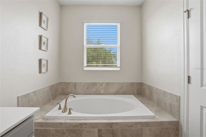 Image No.21-3 Bed Property for sale
