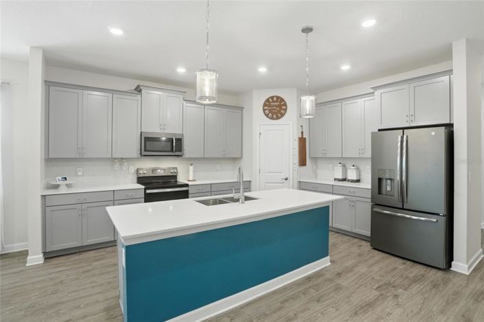 Image No.3-3 Bed Property for sale