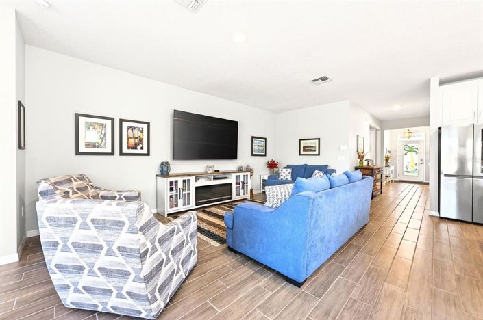 Image No.4-4 Bed Property for sale