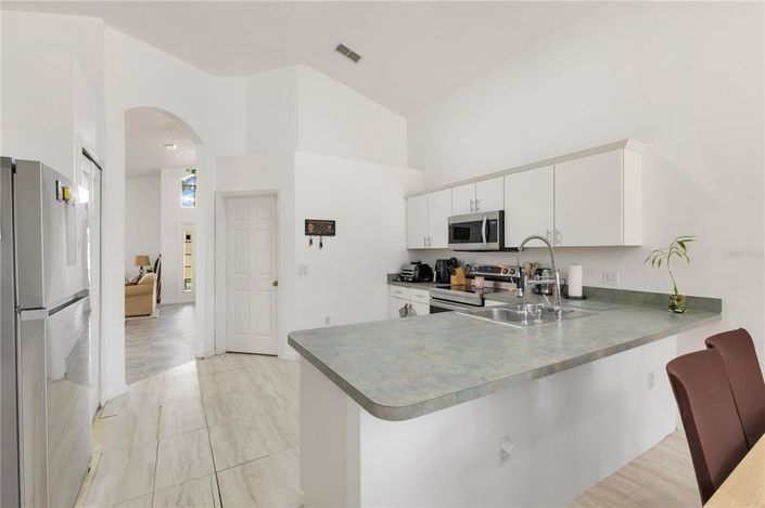 Image No.10-4 Bed Property for sale