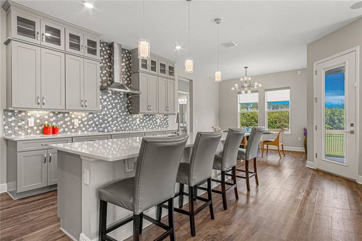 Image No.12-5 Bed Property for sale