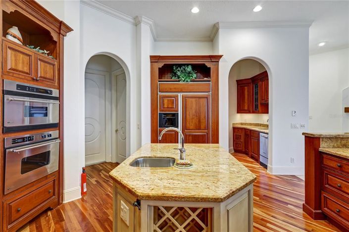 Image No.11-4 Bed Property for sale