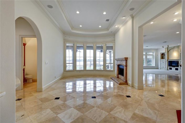 Image No.2-4 Bed Property for sale