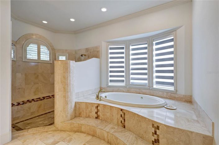 Image No.21-4 Bed Property for sale