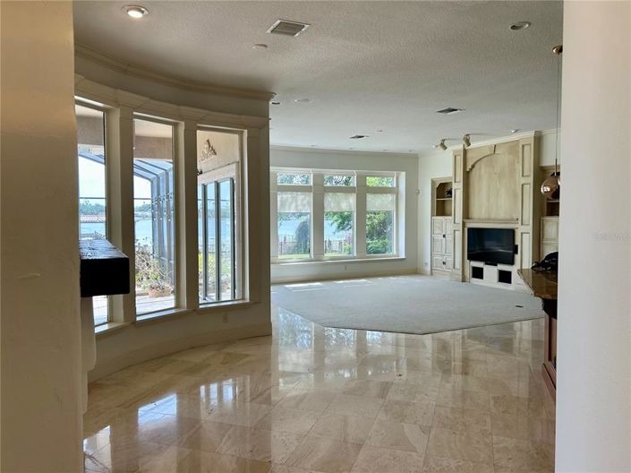 Image No.6-4 Bed Property for sale