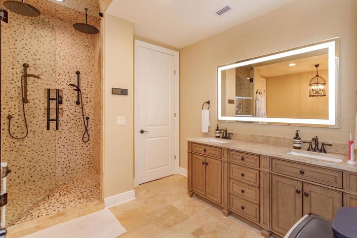 Image No.21-6 Bed Property for sale