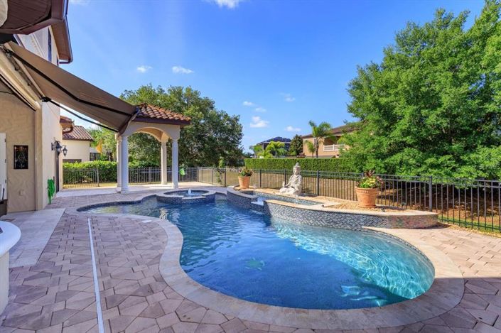 Image No.31-6 Bed Property for sale