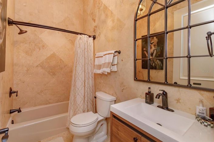 Image No.43-6 Bed Property for sale