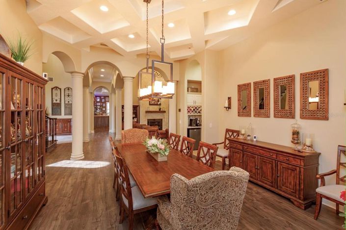 Image No.7-6 Bed Property for sale