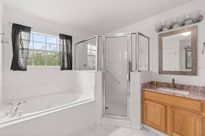 Image No.24-5 Bed Property for sale