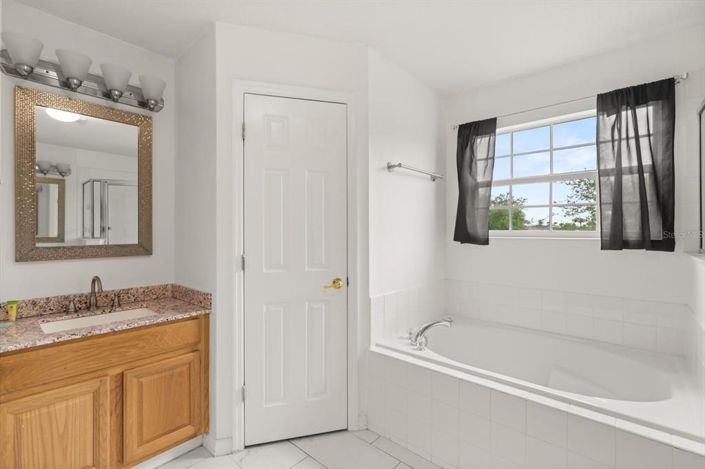 Image No.25-5 Bed Property for sale