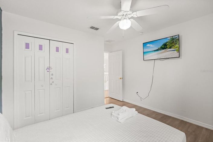 Image No.27-5 Bed Property for sale