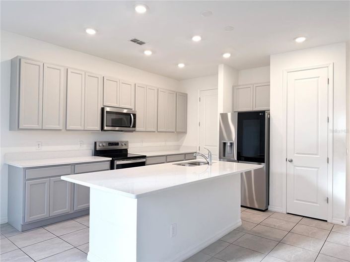 Image No.8-3 Bed Townhouse for sale