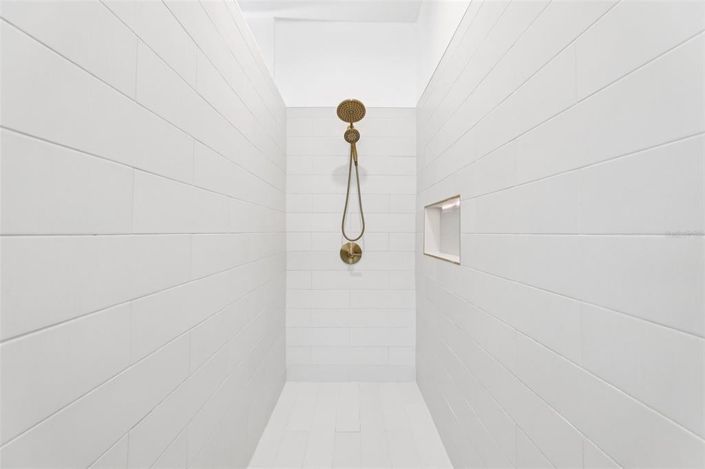 Image No.14-3 Bed Property for sale