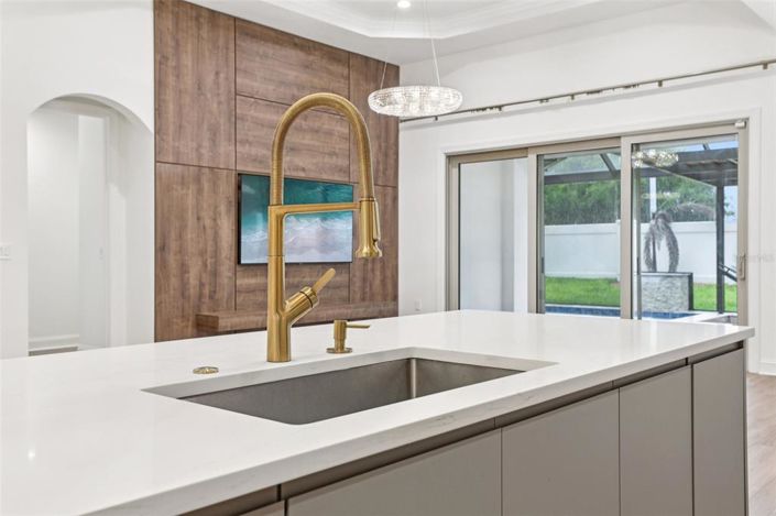 Image No.5-3 Bed Property for sale