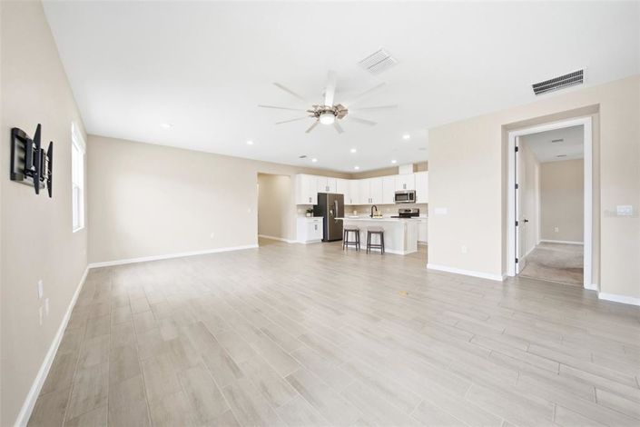 Image No.4-4 Bed Property for sale