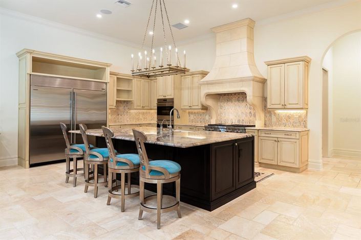 Image No.18-3 Bed Property for sale