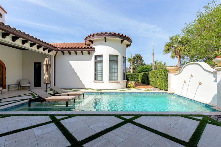 Image No.54-3 Bed Property for sale