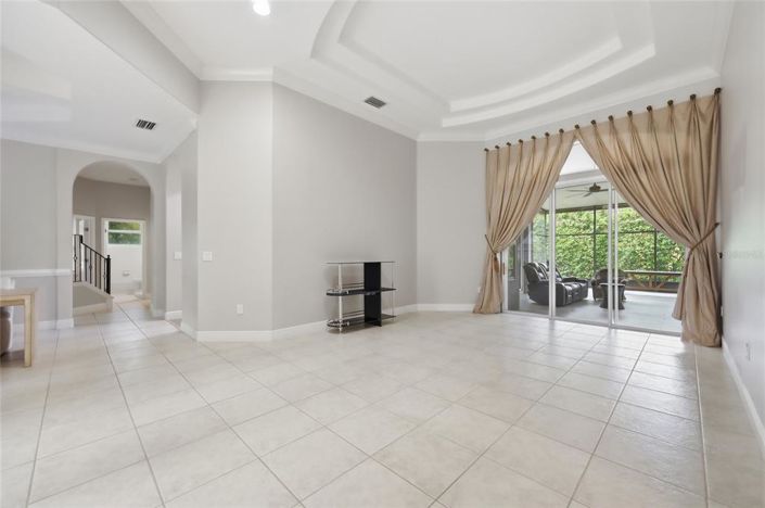 Image No.11-5 Bed Property for sale