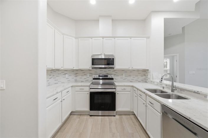 Image No.14-5 Bed Property for sale