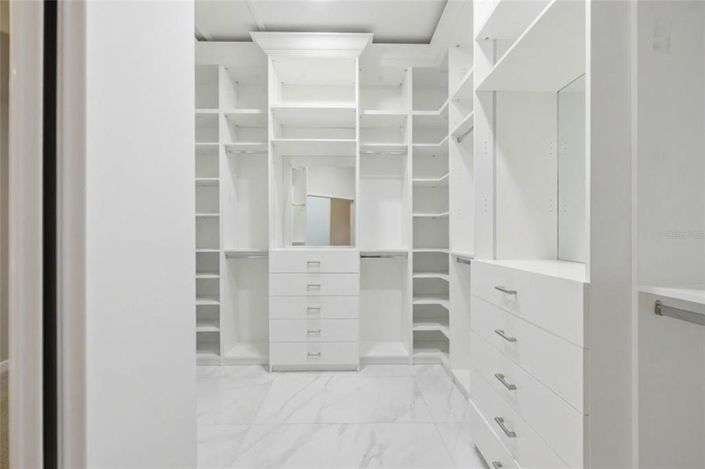 Image No.25-5 Bed Property for sale