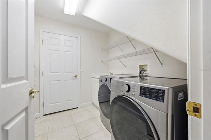 Image No.37-5 Bed Property for sale