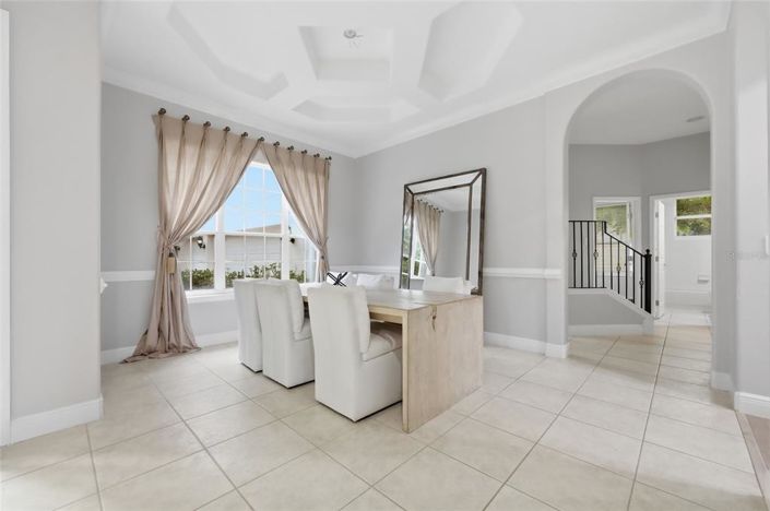 Image No.8-5 Bed Property for sale