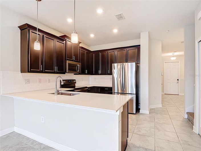 Image No.14-3 Bed Townhouse for sale