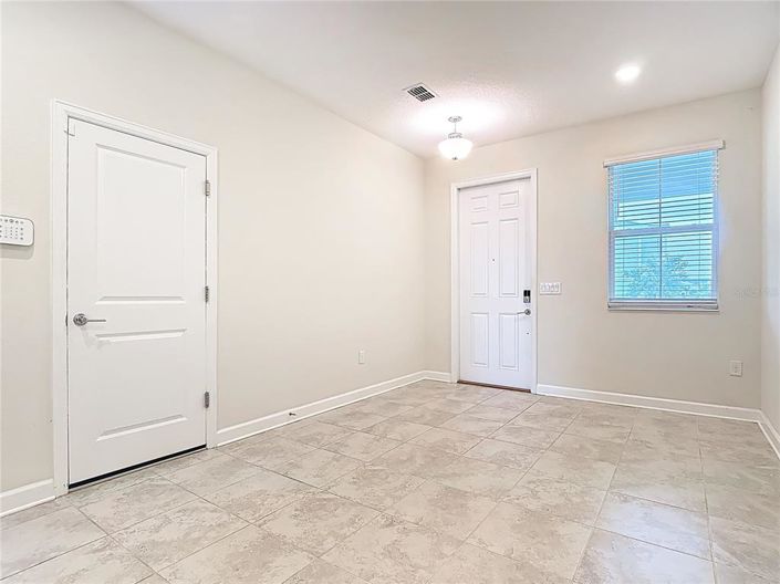 Image No.8-3 Bed Townhouse for sale