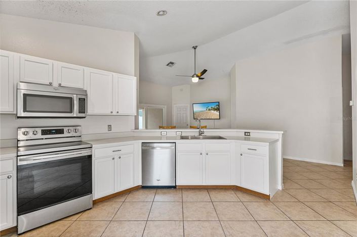 Image No.15-4 Bed Property for sale