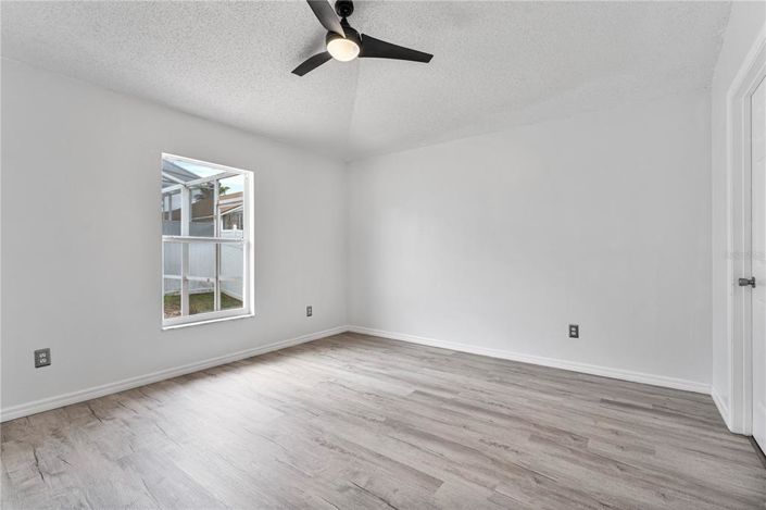 Image No.22-4 Bed Property for sale