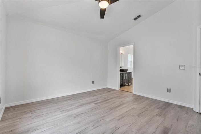 Image No.24-4 Bed Property for sale