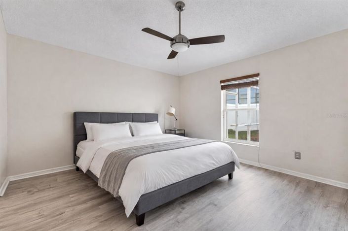 Image No.27-4 Bed Property for sale