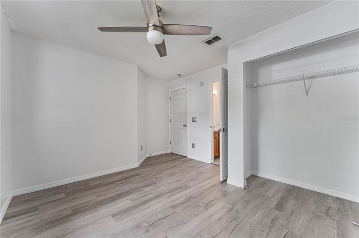 Image No.5-4 Bed Property for sale