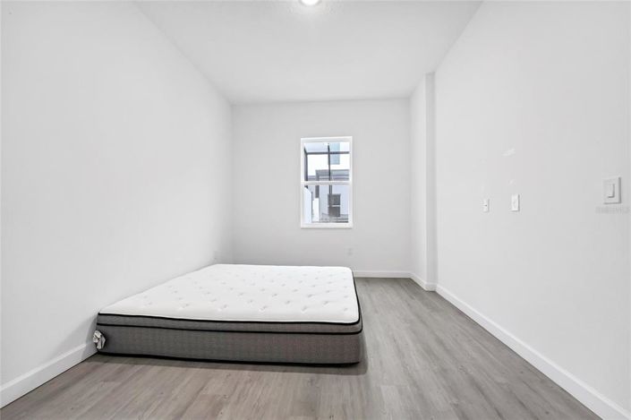 Image No.13-4 Bed Townhouse for sale