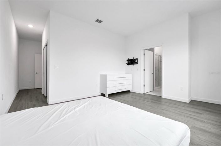 Image No.21-4 Bed Townhouse for sale