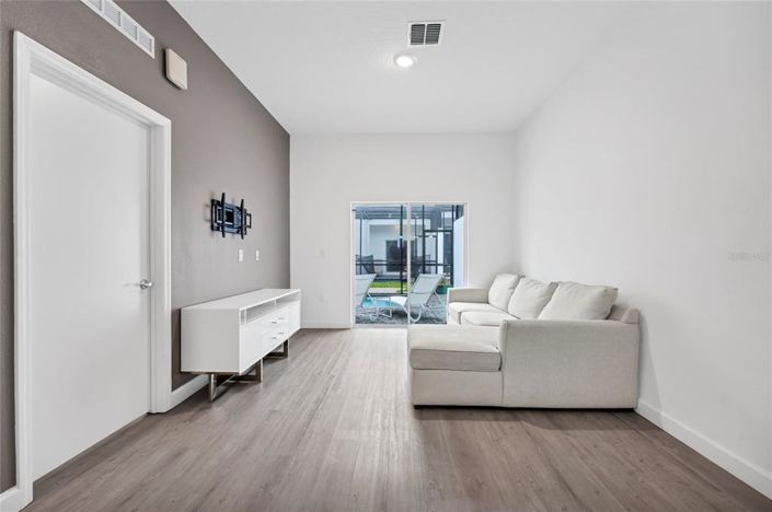 Image No.8-4 Bed Townhouse for sale