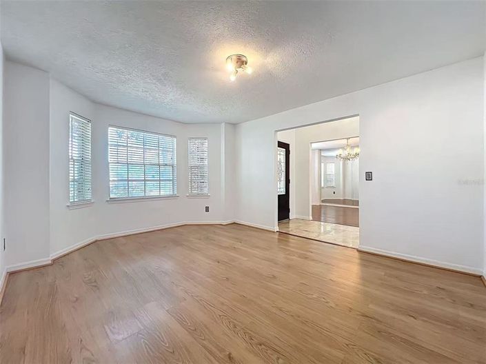 Image No.12-4 Bed Property for sale