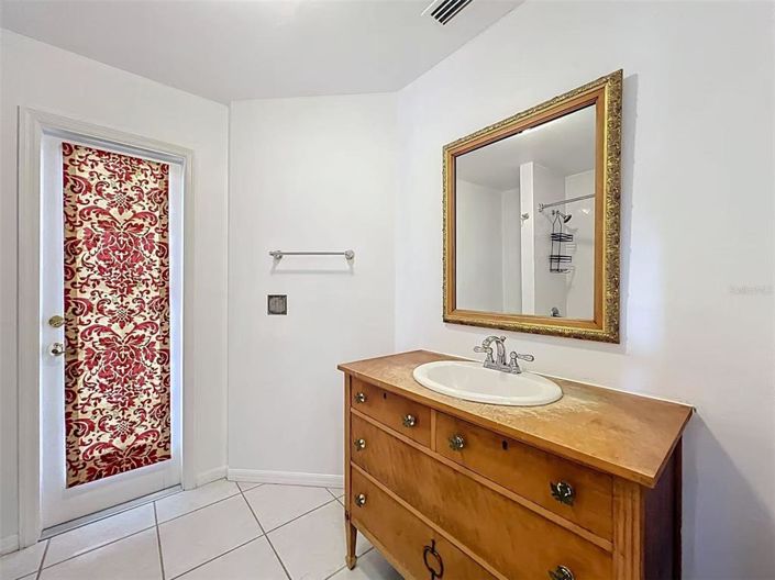 Image No.22-4 Bed Property for sale