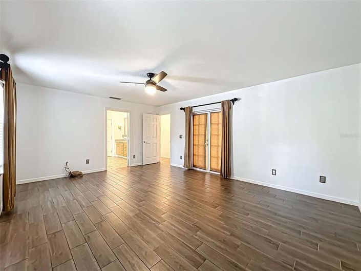 Image No.27-4 Bed Property for sale