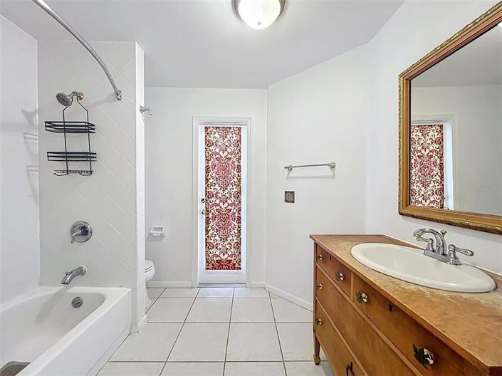 Image No.48-4 Bed Property for sale