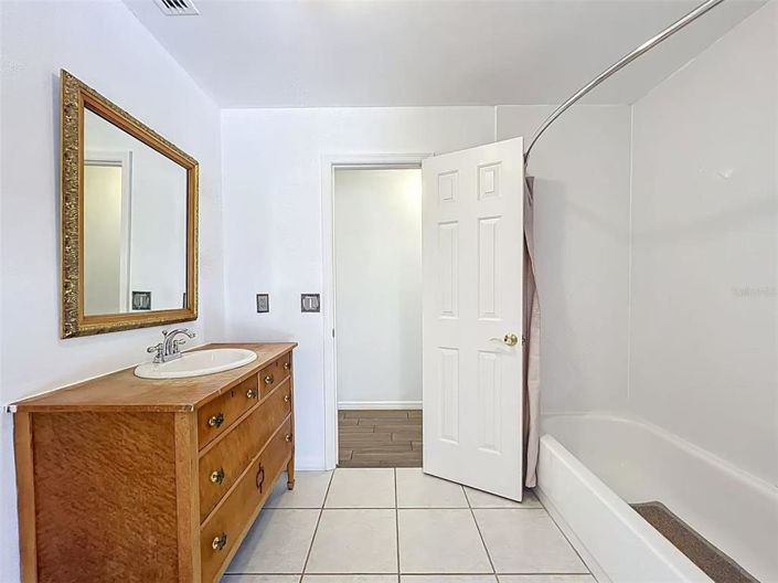 Image No.49-4 Bed Property for sale