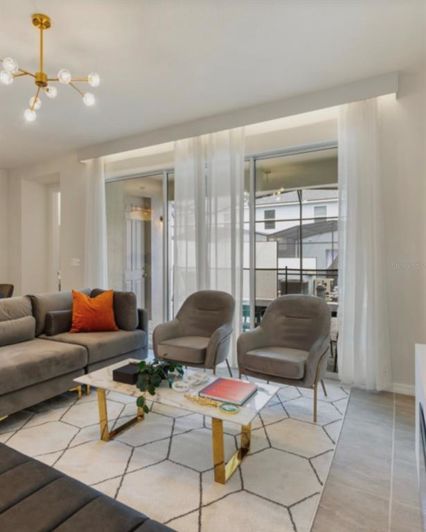 Image No.20-5 Bed Townhouse for sale