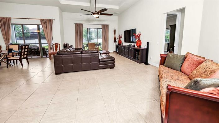 Image No.12-Propriété de 4 chambres à vendre à Orlando