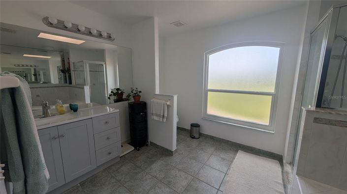 Image No.19-3 Bed Property for sale
