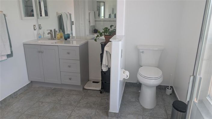 Image No.20-3 Bed Property for sale