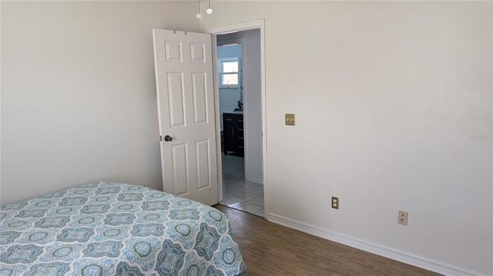 Image No.40-3 Bed Property for sale