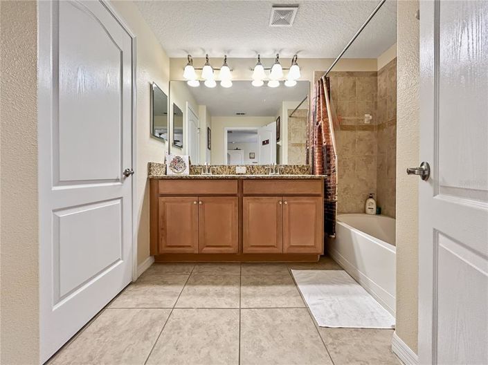 Image No.15-4 Bed Townhouse for sale