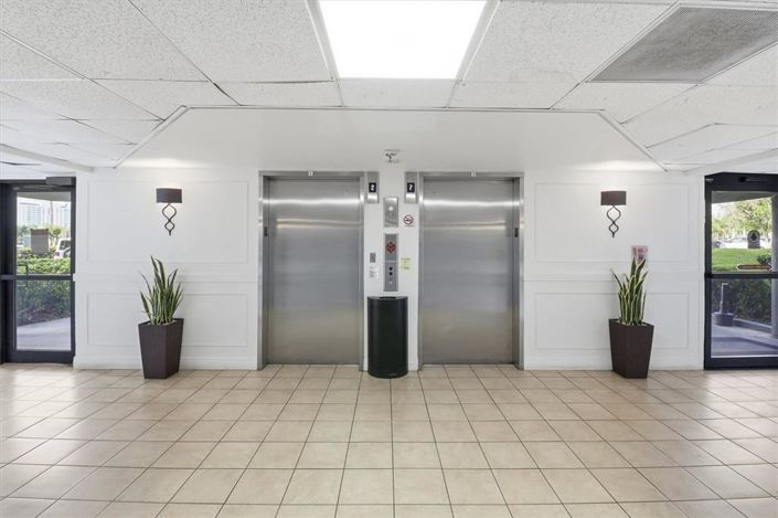 Image No.5-Propriété de 2 chambres à vendre à Orlando